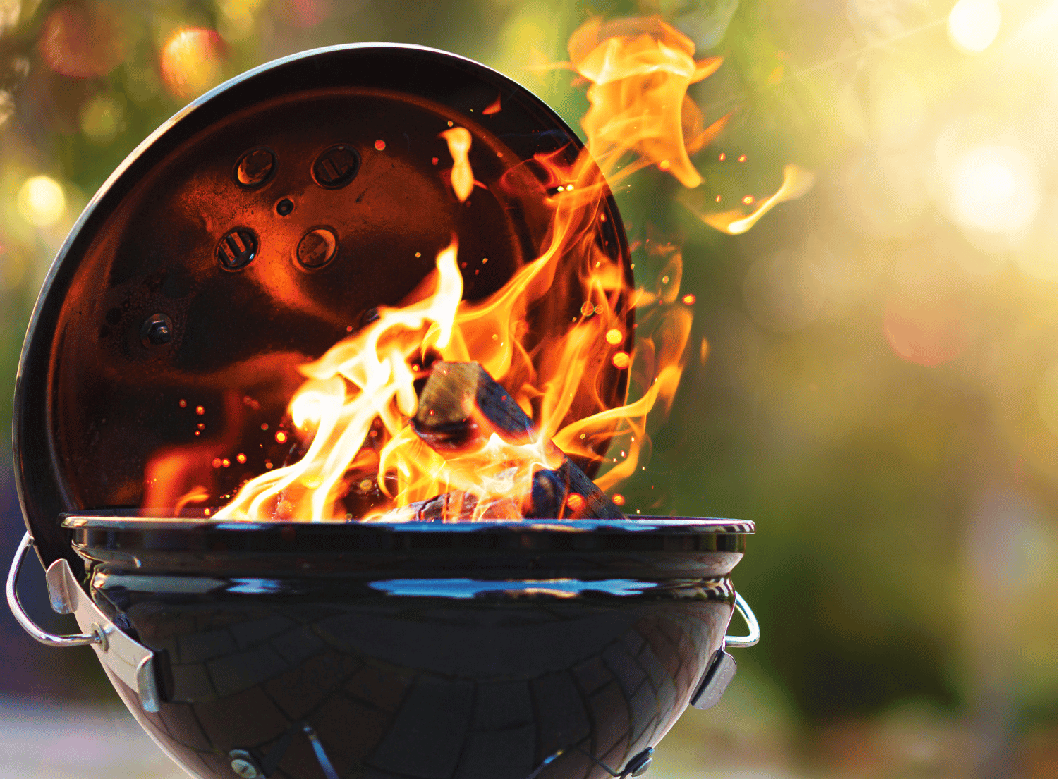 charcoal grill with grease fire