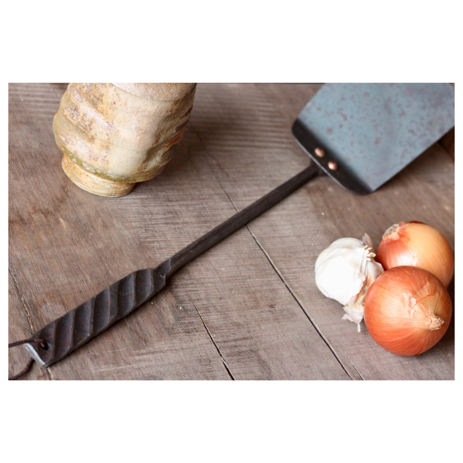 Grilling Spatula: "Grill-Marked" Handle